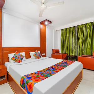 Fabhotel The South Gate Hotel